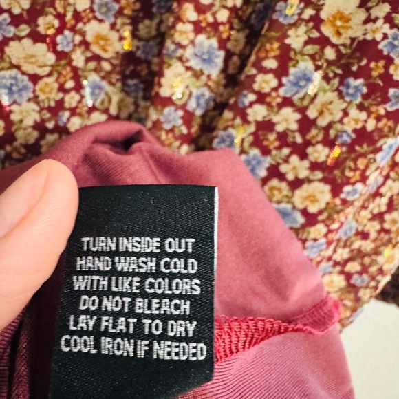 By The River Floral‎ Burgundy Ruffle Accent Midi Dress Size Medium - Picture 12 of 12